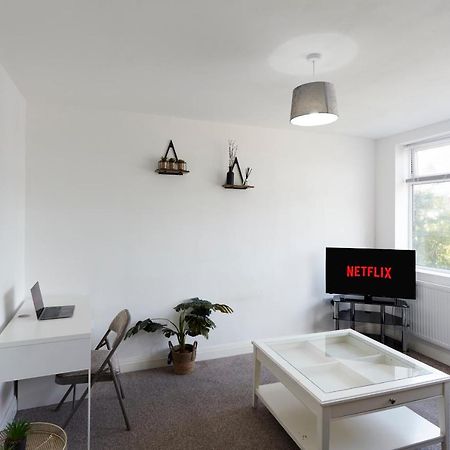 Spacious Home Close To City Centre Location Leeds  Buitenkant foto
