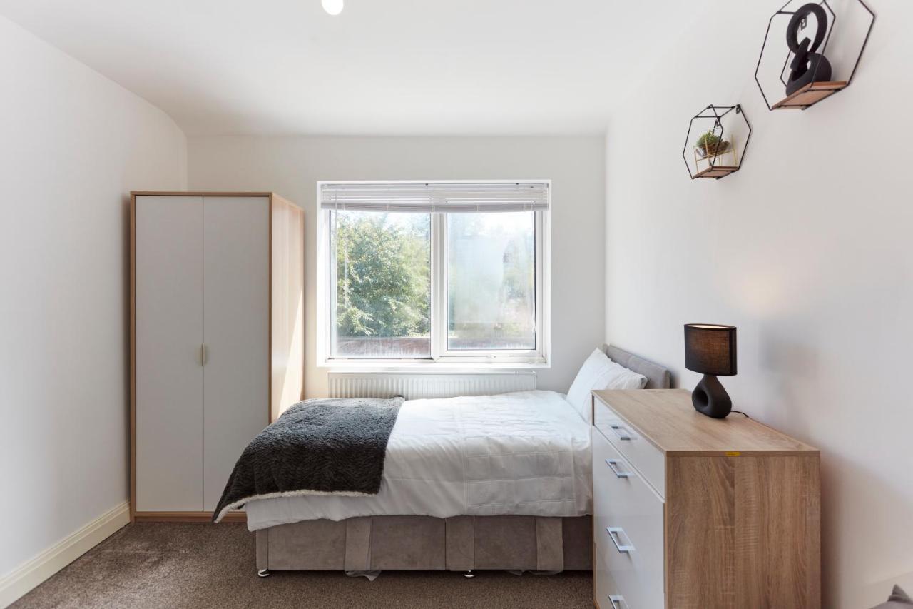Spacious Home Close To City Centre Location Leeds  Buitenkant foto