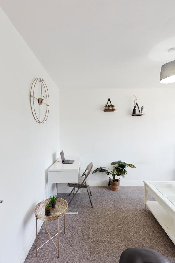 Spacious Home Close To City Centre Location Leeds  Buitenkant foto