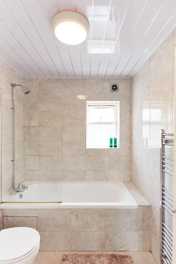 Spacious Home Close To City Centre Location Leeds  Buitenkant foto