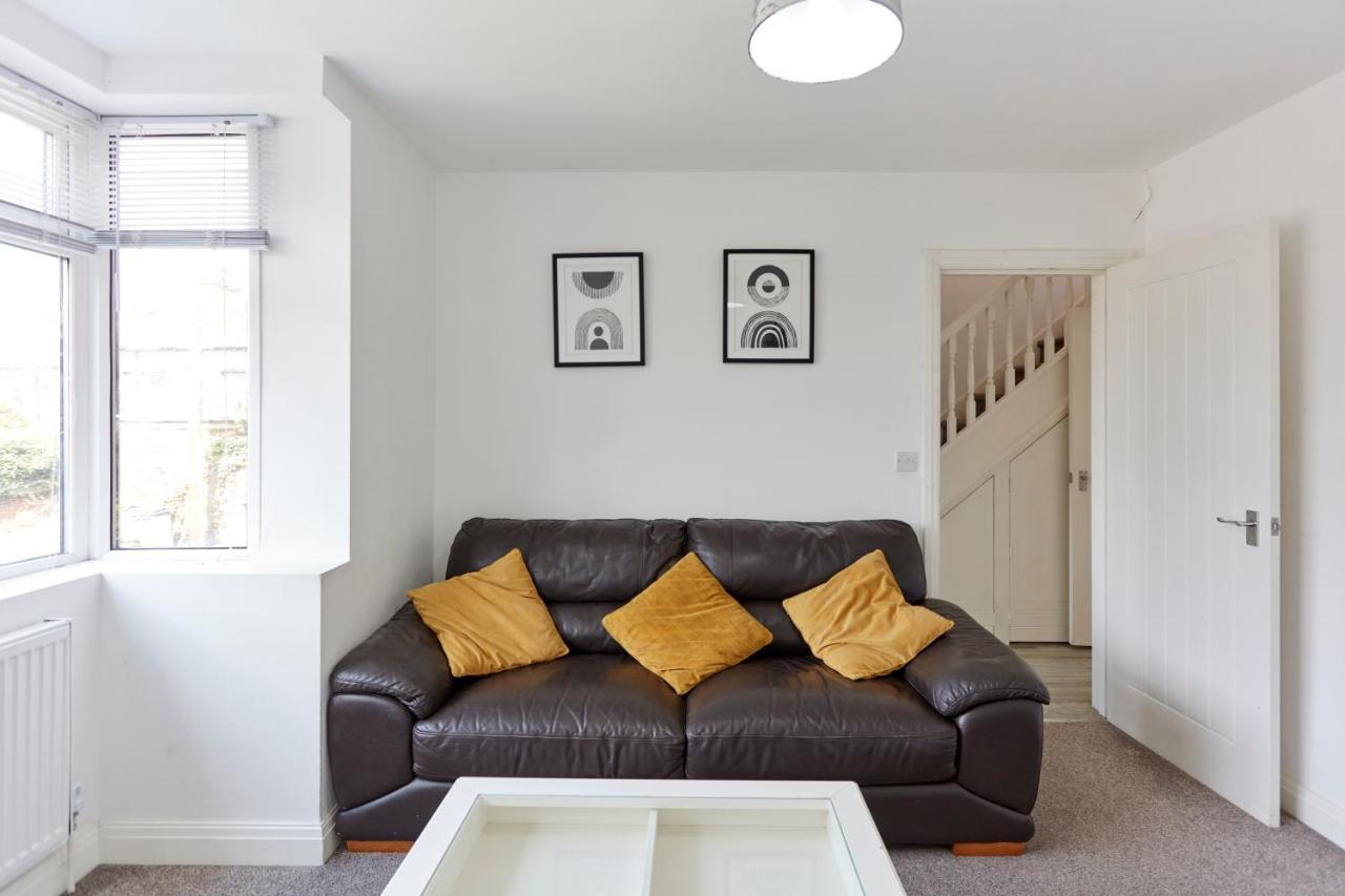 Spacious Home Close To City Centre Location Leeds  Buitenkant foto